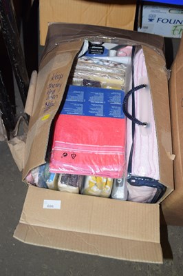 Lot 606 - Box of as new bed sheets