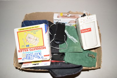 Lot 626 - One box of house clearance sundries