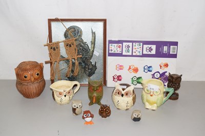 Lot 646 - Mixed Lot: Various owl ornaments and related...
