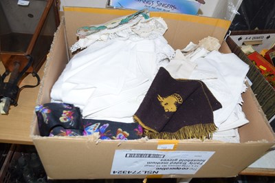 Lot 722 - Box of various table linen and other assorted...