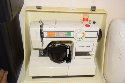 Lot 729 - Toyota sewing machine