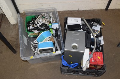 Lot 746 - Two boxes of various house clearance items to...