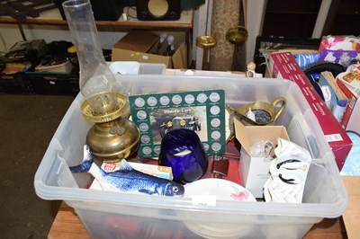 Lot 763 - One box of house clearance items to include an...