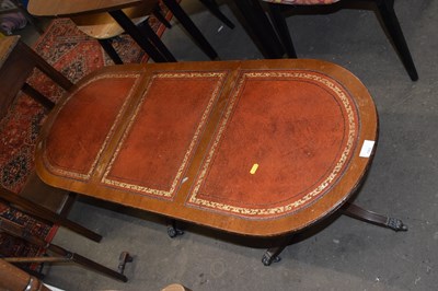 Lot 793 - Leather topped coffee table