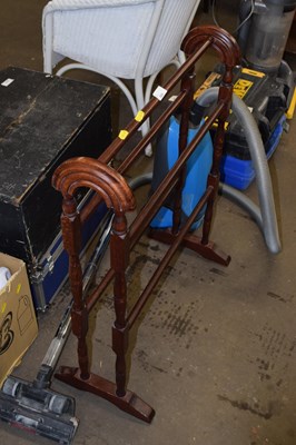 Lot 806 - Towel horse