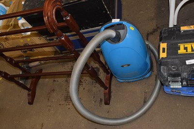 Lot 807 - Goblin vacuum cleaner