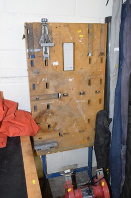 Lot 841 - A folding work bench