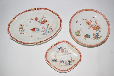 Lot 290 - A small 18th Century Bow dish with a Kakiemon...