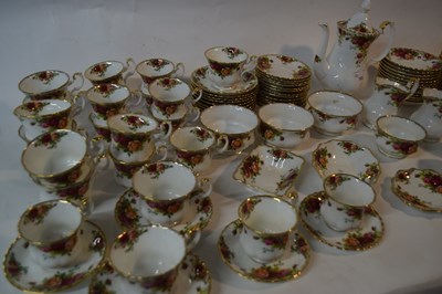 Lot 322 - An extensive quantity of Royal Albert Country...