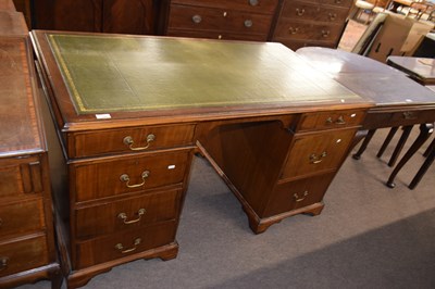 Lot 380 - An early 20th Century Georgian style twin...