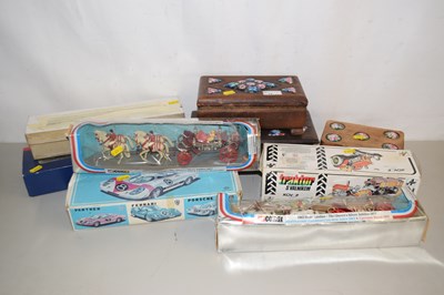 Lot 12 - Mixed Lot: Boxed Corgi models of Royal State...