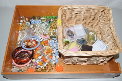 Lot 110 - Box of assorted costume jewellery