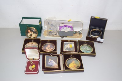 Lot 133 - Mixed Lot: Various costume jewellery, framed...