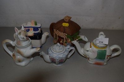 Lot 234 - Collection of novelty teapots