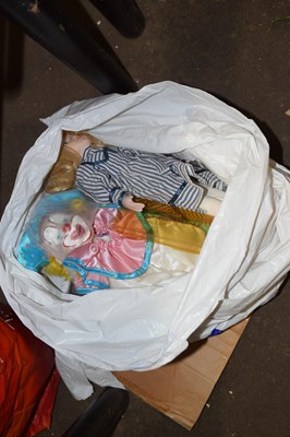 Lot 655 - Quantity of collectors dolls