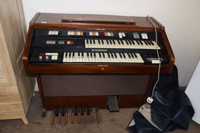 Lot 741 - A vintage Hammond electric organ