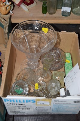 Lot 637 - Box of various mixed glass vases, dressing...